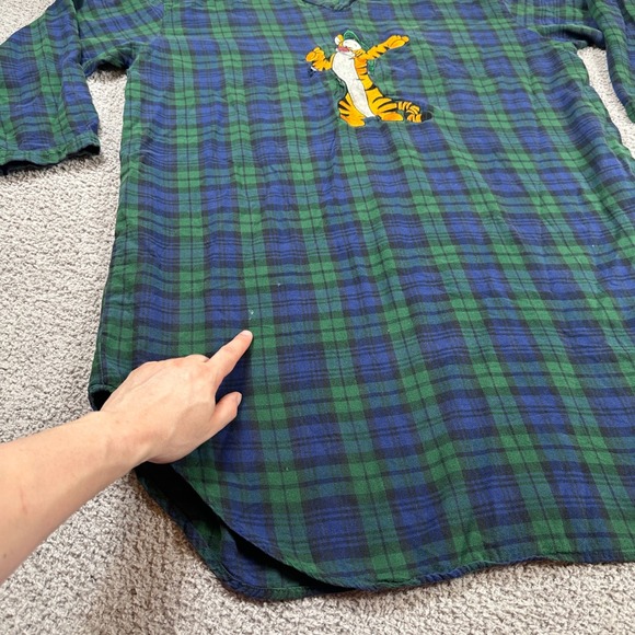 Vintage Walt Disney World Tigger Plaid Flannel Nightshirt Sleep Oversized Green - Picture 6 of 7